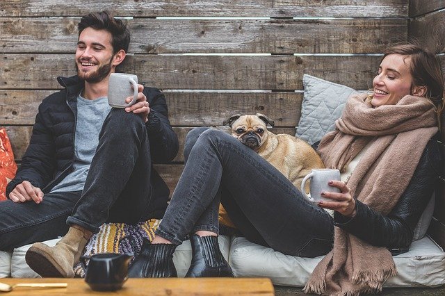 ¿Cómo puede proteger su relación durante un periodo de reclusión?